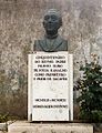 Busto do Padre Filinto Ramalho, à entrada da Igreja Matriz de Sacavém