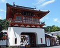 English: Front Gate of Takeo Spa.Designed by Tatsuno Kingo. 日本語: 武雄温泉の楼門。辰野金吾の設計。