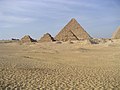 Vue de la pyramide de Mykérinos côté sud