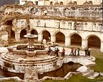 English: La Merced courtyard fountain, 1979 Español: Fuente del convent, 1979