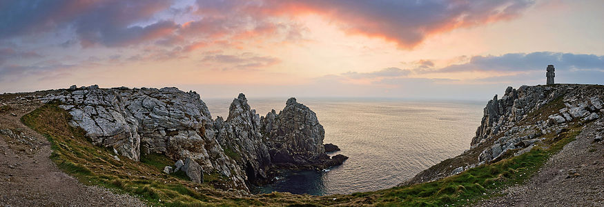 "Panorama stitching of the pointe de Pen-Hir" by Diwall