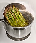 Thumbnail for File:Steam-boiling green asparagus.jpg