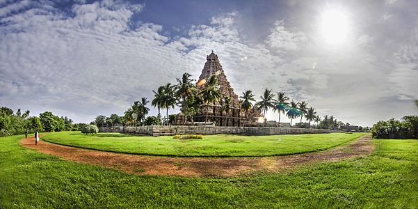 Brihadeeswarar temple, Thanjavur Photograph: RameshM