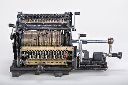 Mechanical-calculator-Brunsviga-15-01