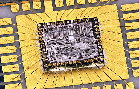 07R01 IF Amplifier/Demodulator Integrated Circuit Motorola GM350 transceiver