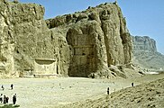 Naqsh-e Rustam, Achämenidengräber und Sassanidenreliefs