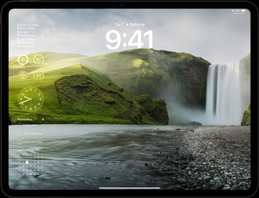 iPad Pro in horizontale stand, gebruiker op het scherm's lock screen